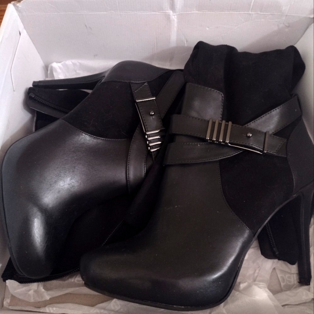 Bar III Boots